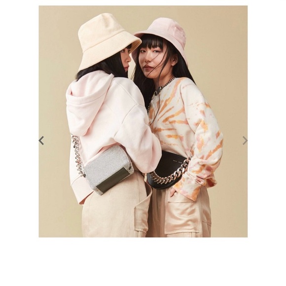 KARA Crystal mesh chain camera bag - Picture 5 of 13